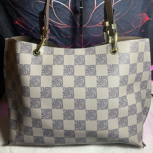 Steve Madden BDonna Tote - Picture 4 of 8